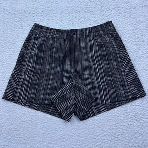 ATHLETA Arrival Short in Amara Stripe Black High Rise Walking Zip Pocket Size 10